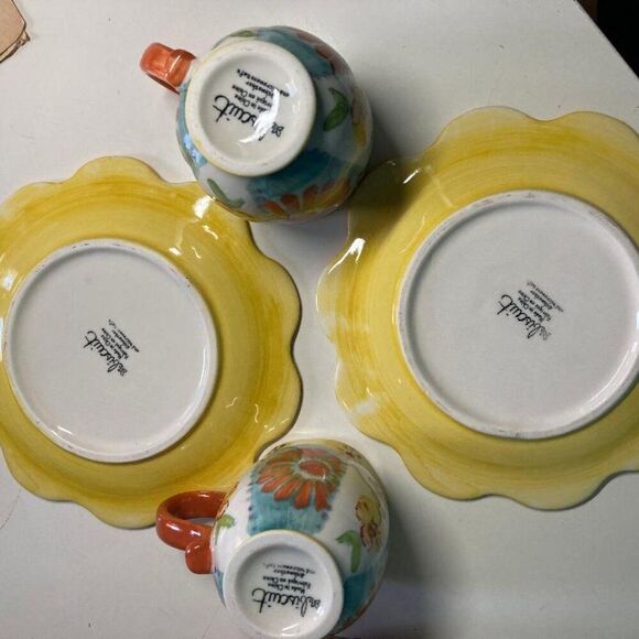 Anthropologie 3 Handle Teapot with 2 "Biscuit" Plates and Cups - Picture 6 of 9